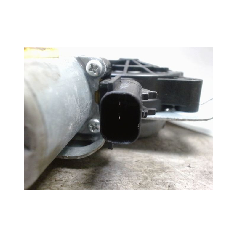 MECANISME+MOTEUR LEVE-GLACE AVANT DROIT SSANGYONG TIVOLI