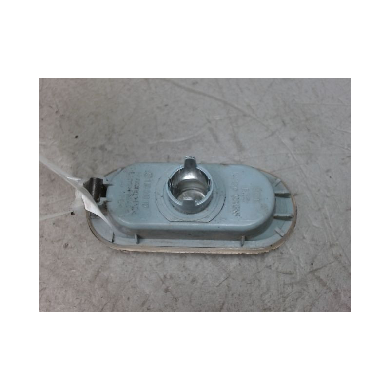 REPETITEUR AILE DROIT VOLKSWAGEN POLO 02-05