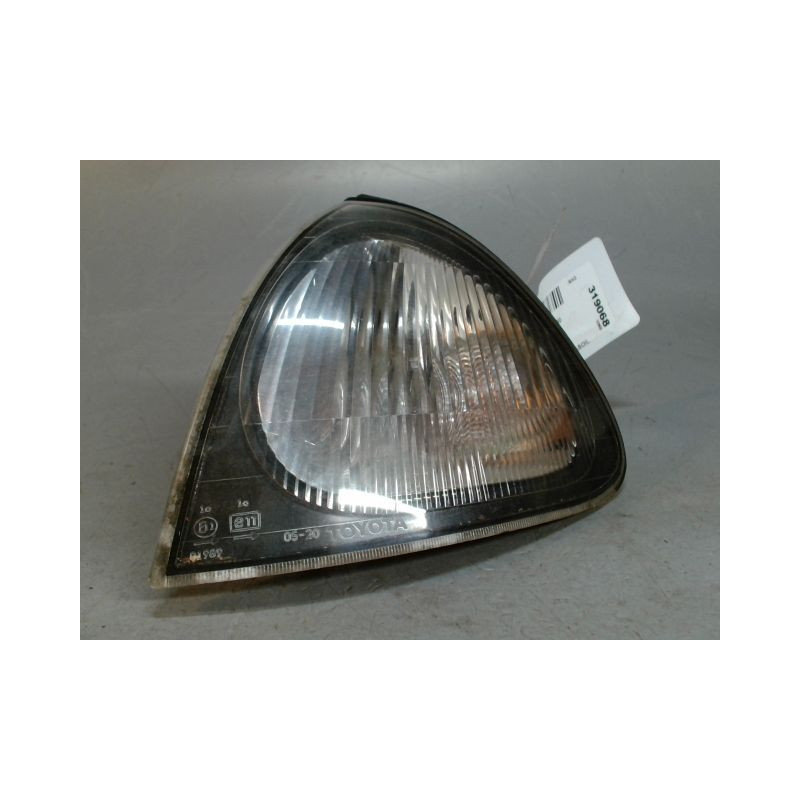 CLIGNOTANT GAUCHE TOYOTA AVENSIS -2000