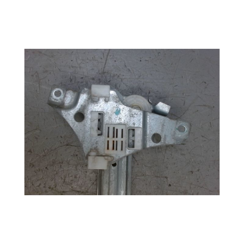 MECANISME+MOTEUR LEVE-GLACE AVANT DROIT TOYOTA AVENSIS -2000
