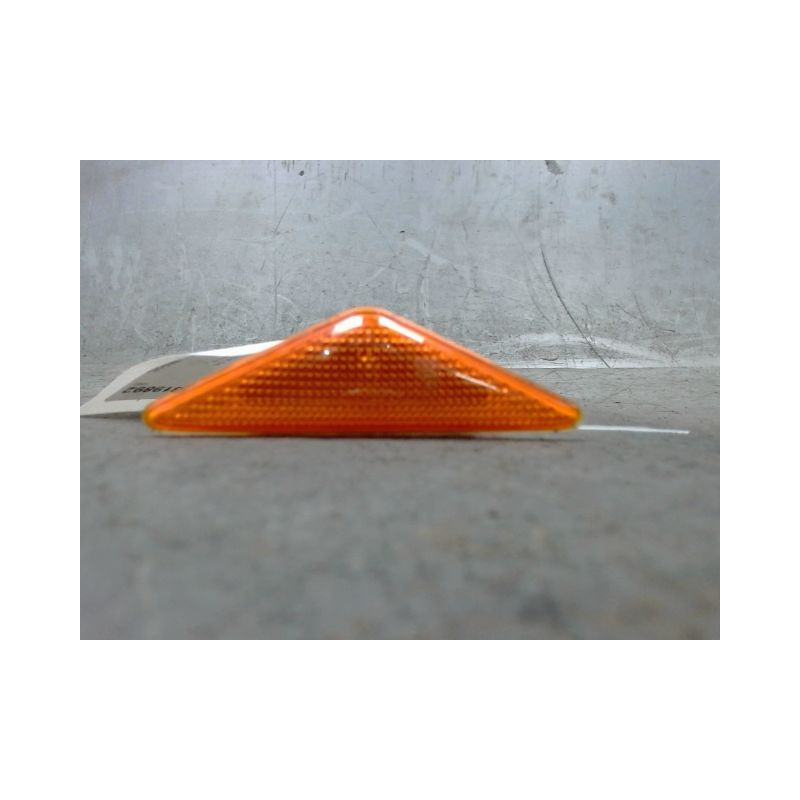 REPETITEUR AILE DROIT FORD FOCUS 98-04