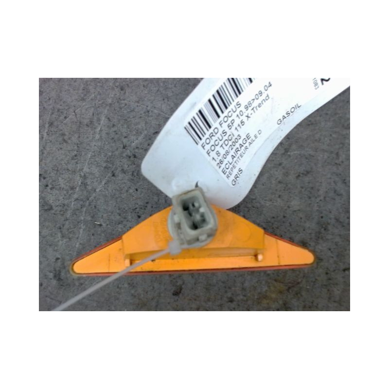 REPETITEUR AILE DROIT FORD FOCUS 98-04