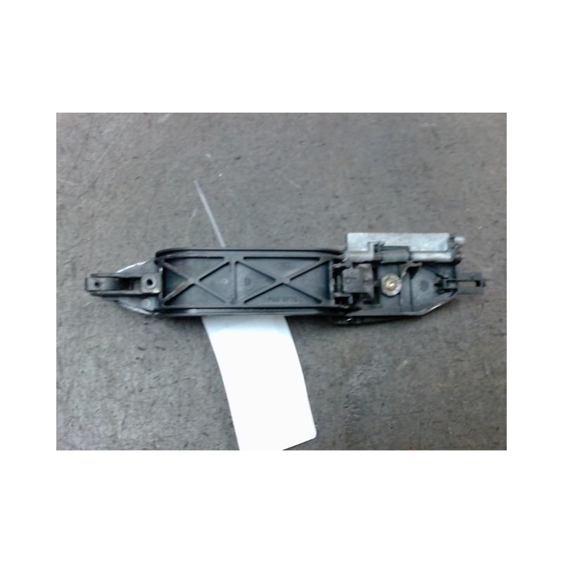 POIGNEE EXTERIEURE PORTE ARRIERE DROIT FORD FOCUS 98-04