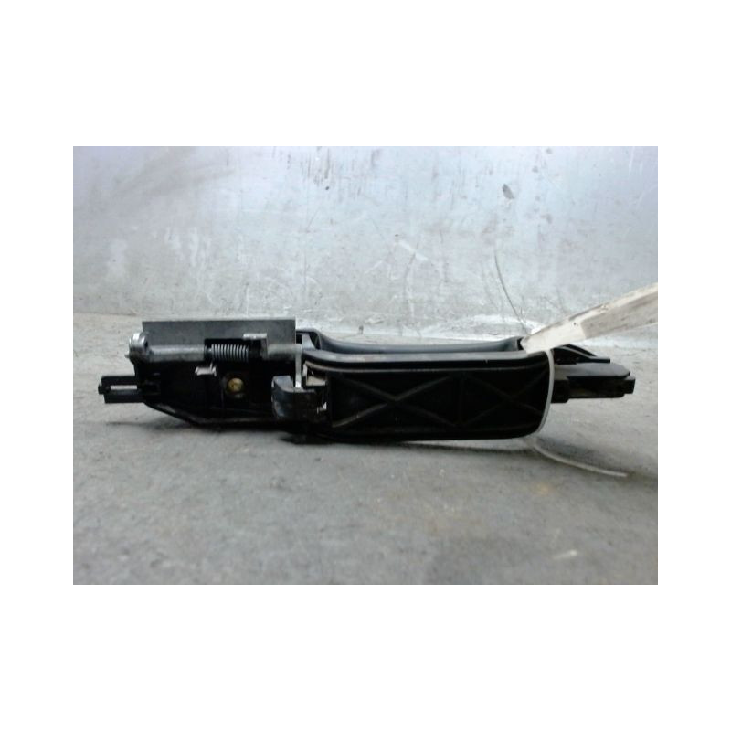 POIGNEE EXTERIEURE PORTE ARRIERE GAUCHE FORD FOCUS 98-04
