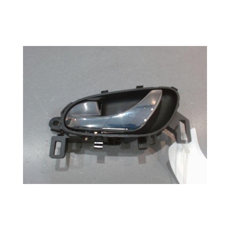 POIGNEE INTERIEURE PORTE AVANT GAUCHE NISSAN QASHQAI