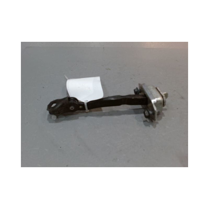 TIRANT PORTE AVANT DROIT NISSAN QASHQAI