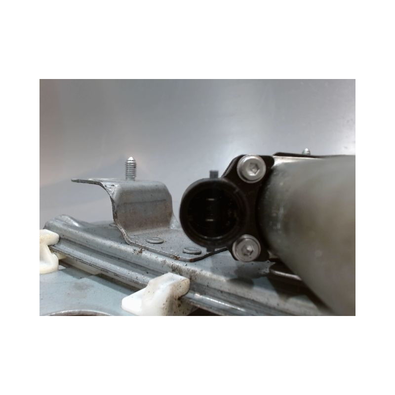MECANISME+MOTEUR LEVE-GLACE ARRIERE DROIT DACIA DUSTER