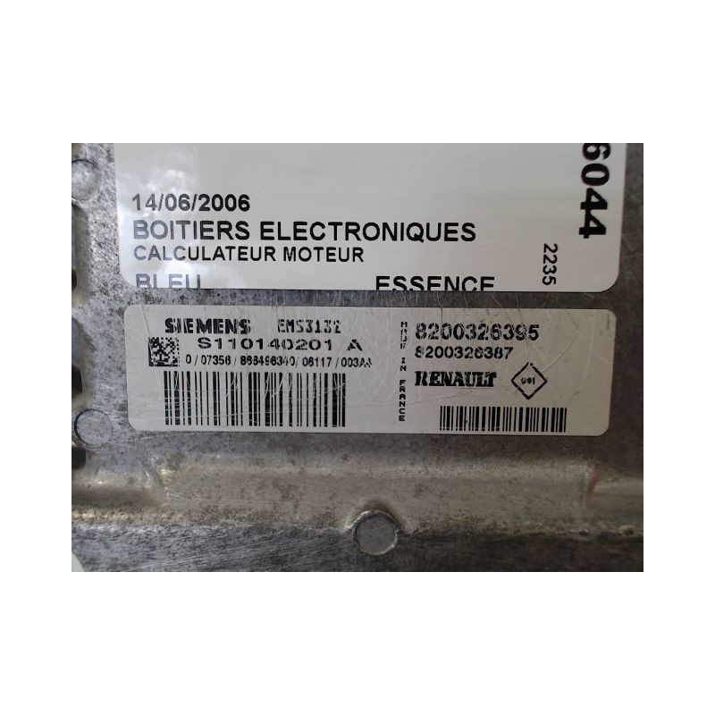 CALCULATEUR MOTEUR RENAULT CLIO