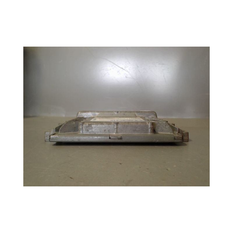 CALCULATEUR MOTEUR RENAULT CLIO