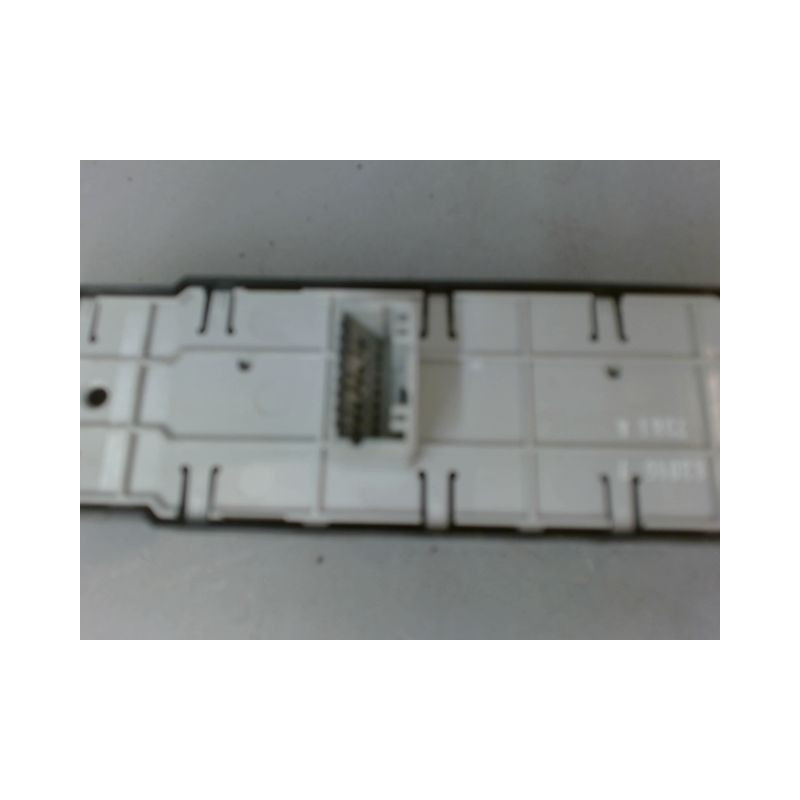 COMMANDE LEVE-GLACE PORTE AVG RENAULT MEGANE