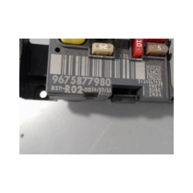 BOITE A FUSIBLES PEUGEOT 5008