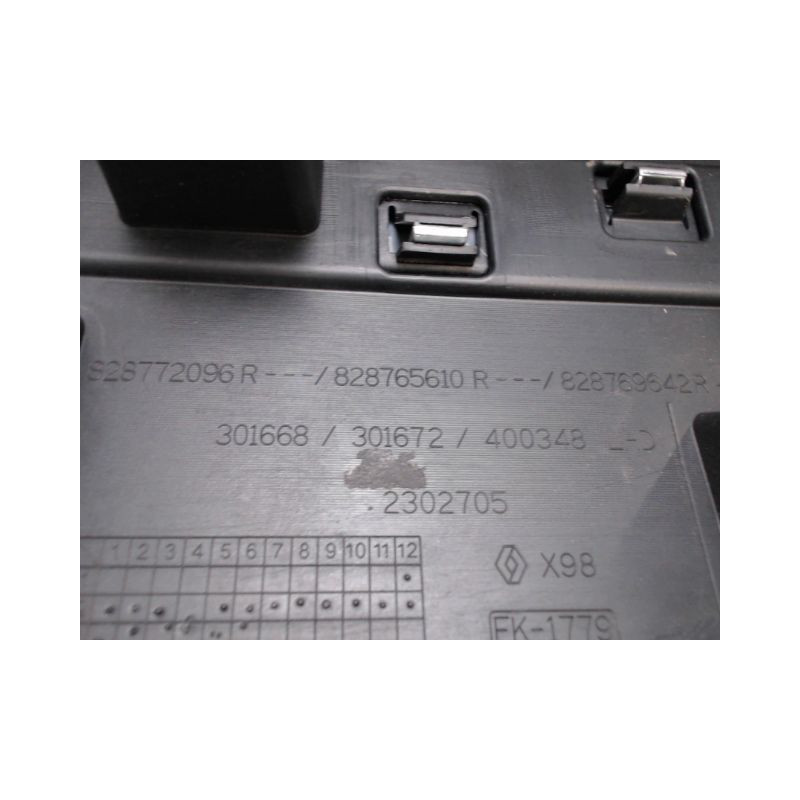 PROTECTION PORTE ARRIERE GAUCHE RENAULT CLIO