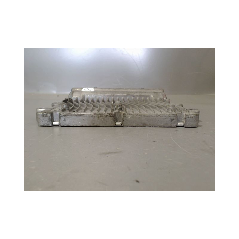 CALCULATEUR MOTEUR PEUGEOT 207