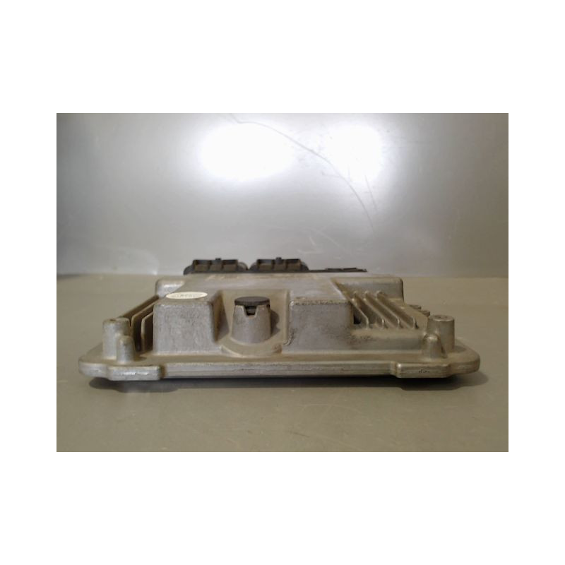 CALCULATEUR MOTEUR PEUGEOT 207