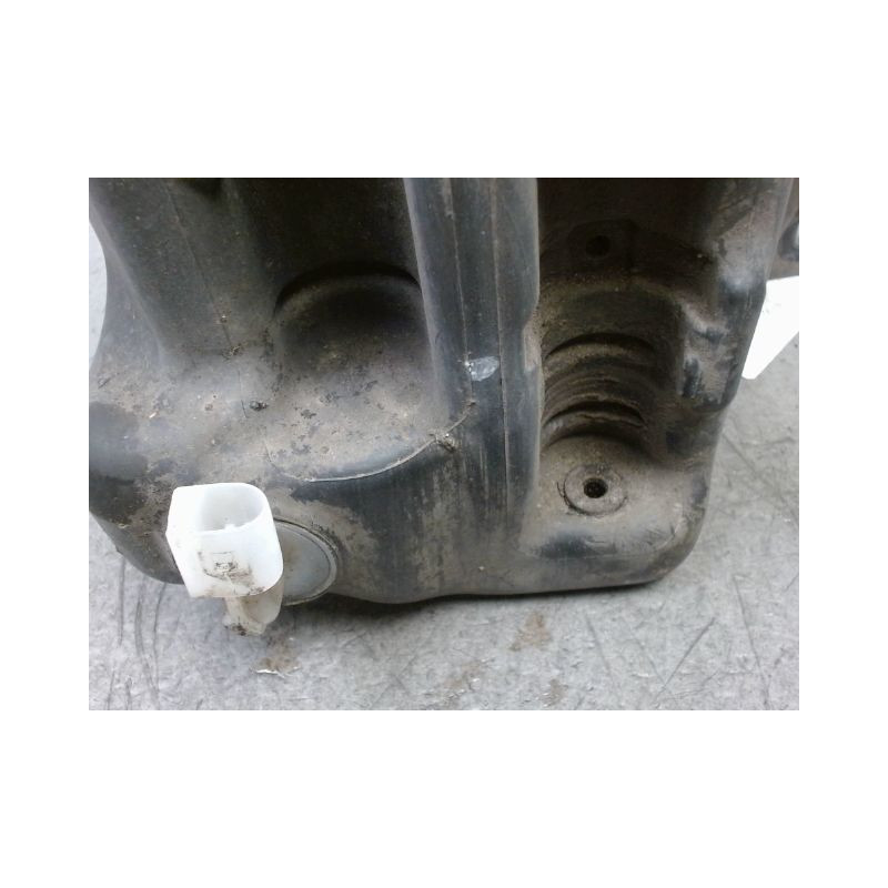 RESERVOIR LAVE-GLACE AVANT MERCEDES CLASSE A