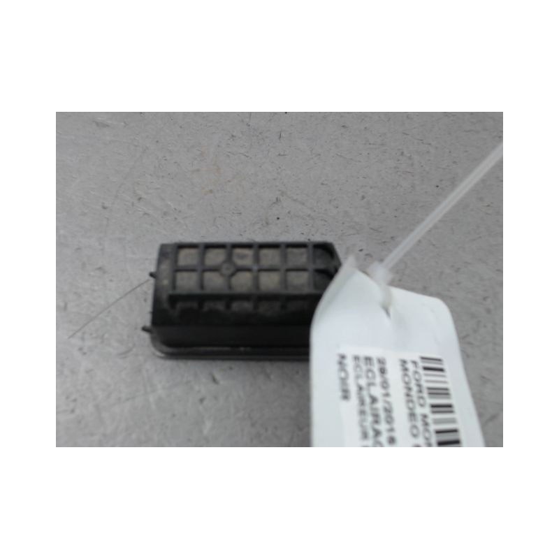 ECLAIREUR PLAQUE DE POLICE DROIT FORD MONDEO 2007-