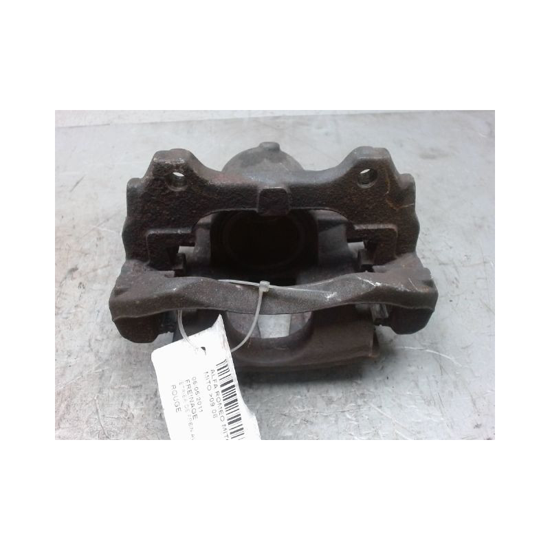 ETRIER DE FREIN AVANT DROIT ALFA ROMEO MITO -08