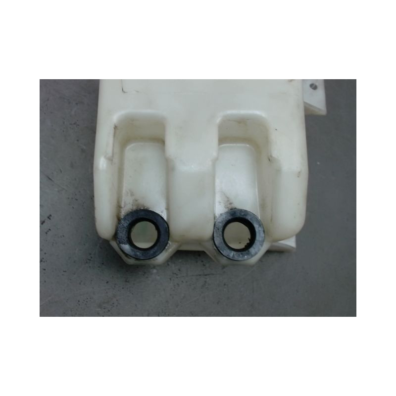 RESERVOIR LAVE-GLACE AVANT SUZUKI SWIFT 3P