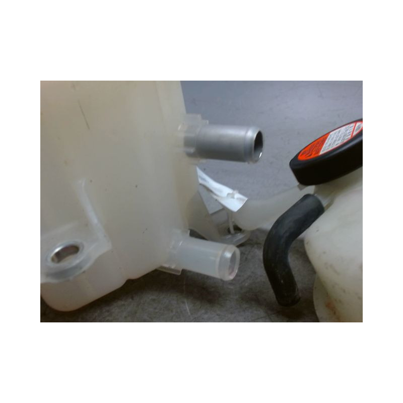 VASE EXPANSION TOYOTA AURIS