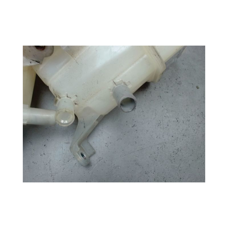 VASE EXPANSION TOYOTA AURIS