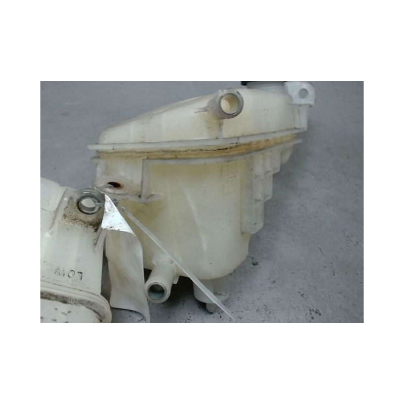 VASE EXPANSION TOYOTA AURIS