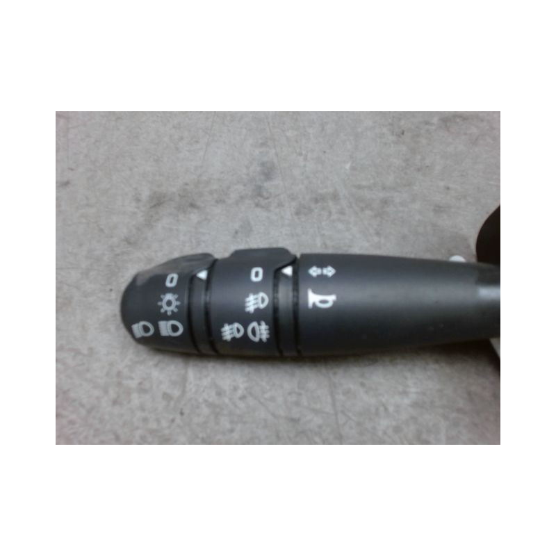 COMMANDE CLIGNOTANT DACIA SANDERO 2008-