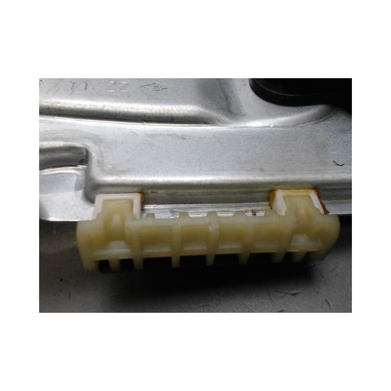MECANISME LEVE-GLACE ARRIERE DROIT DACIA SANDERO
