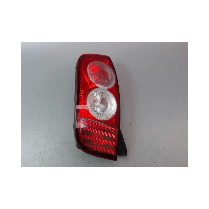 FEU ARRIERE GAUCHE  NISSAN MICRA III Phase 1 2003-2005