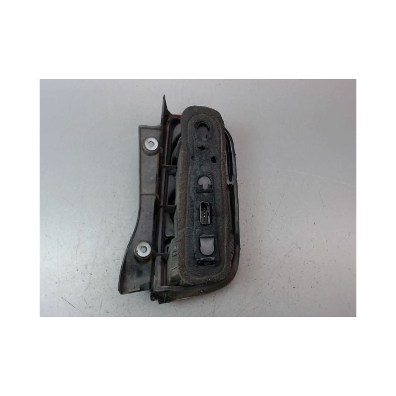 FEU ARRIERE GAUCHE  NISSAN MICRA III Phase 1 2003-2005