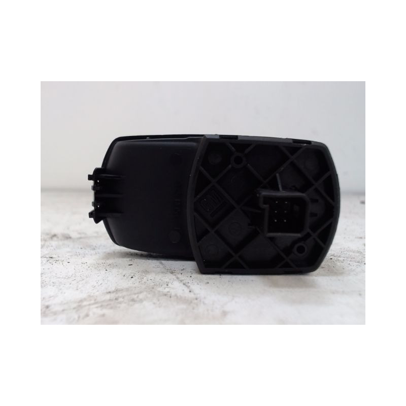 COMMANDE LEVE-GLACE PORTE AVD OPEL CORSA