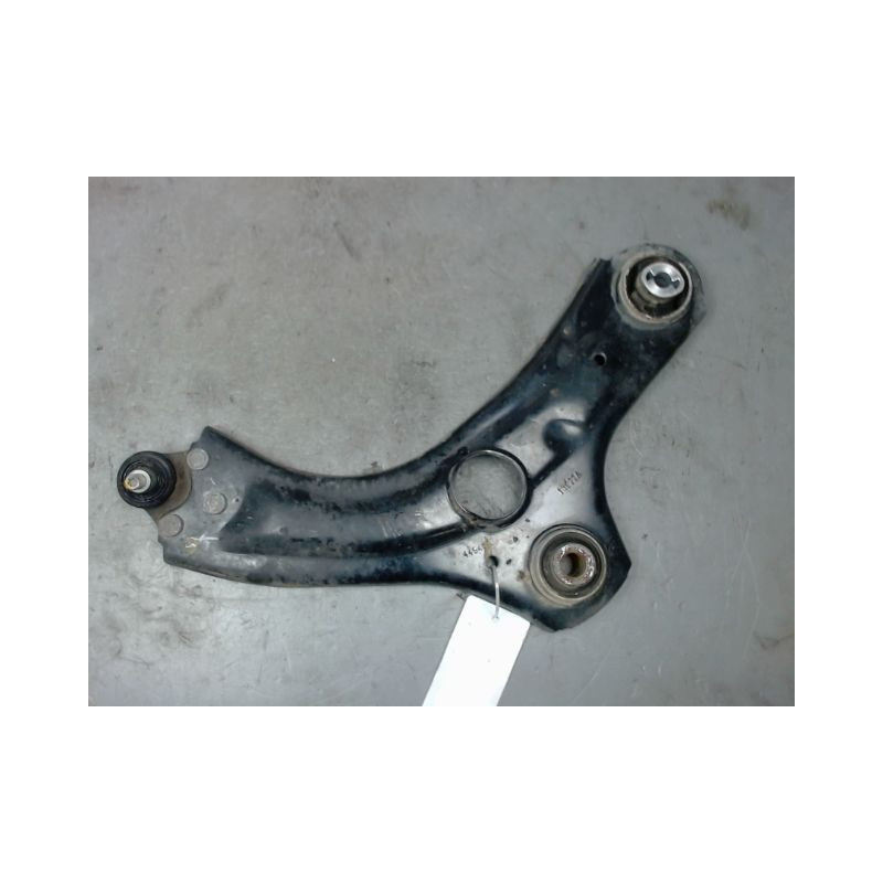 TRIANGLE INFERIEUR AVANT DROIT RENAULT CLIO