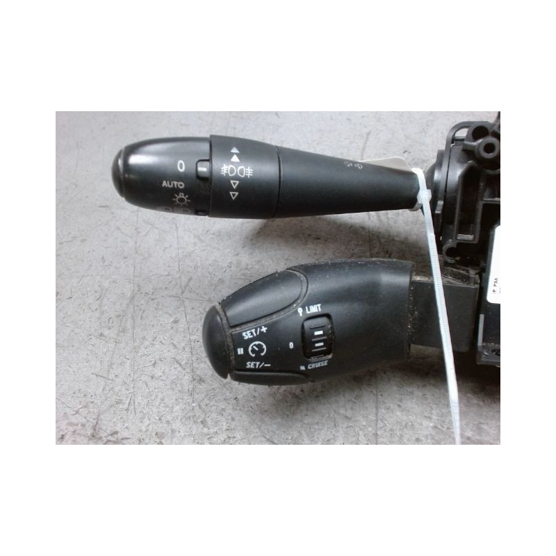 BLOC COMMODOS PEUGEOT 5008 2009-