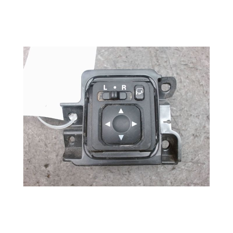 COMMANDE RETROVISSEUR EXTERIEUR ELECTRIQUE MITSUBISHI L 200