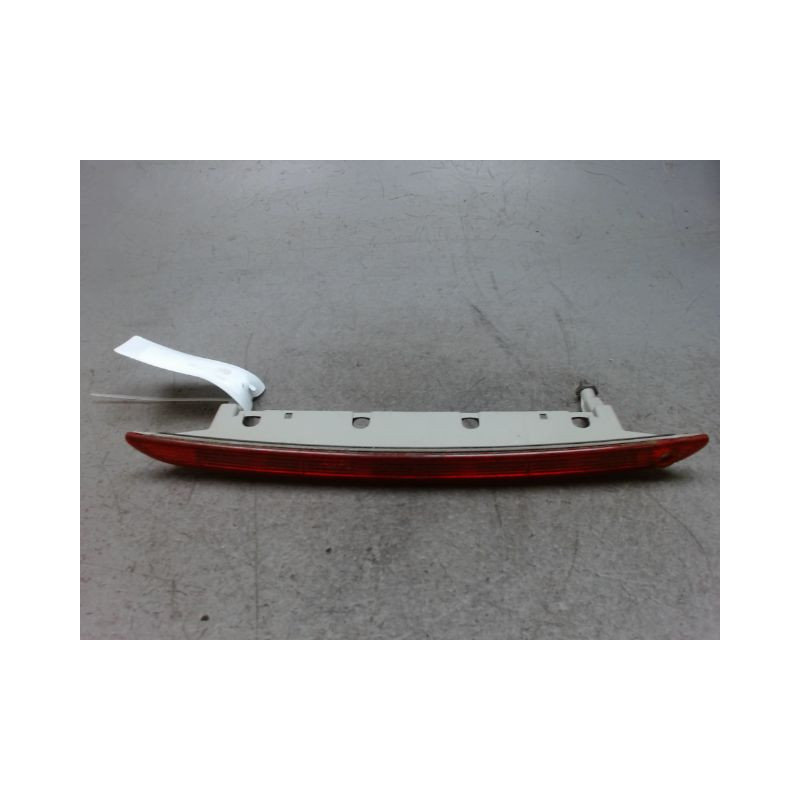 FEUX STOP SUPPLEMENTAIRE OPEL AGILA