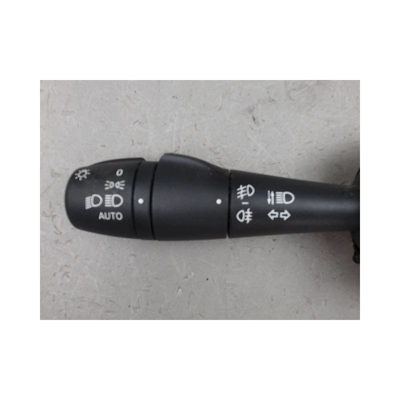 COMMANDE CLIGNOTANT RENAULT CAPTUR