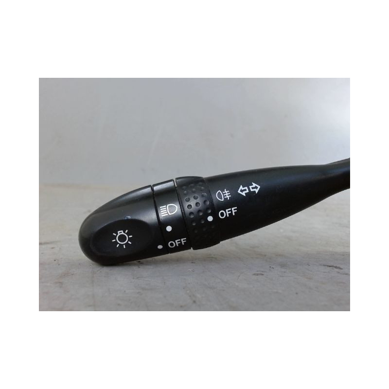 COMMANDE ECLAIRAGE TOYOTA YARIS