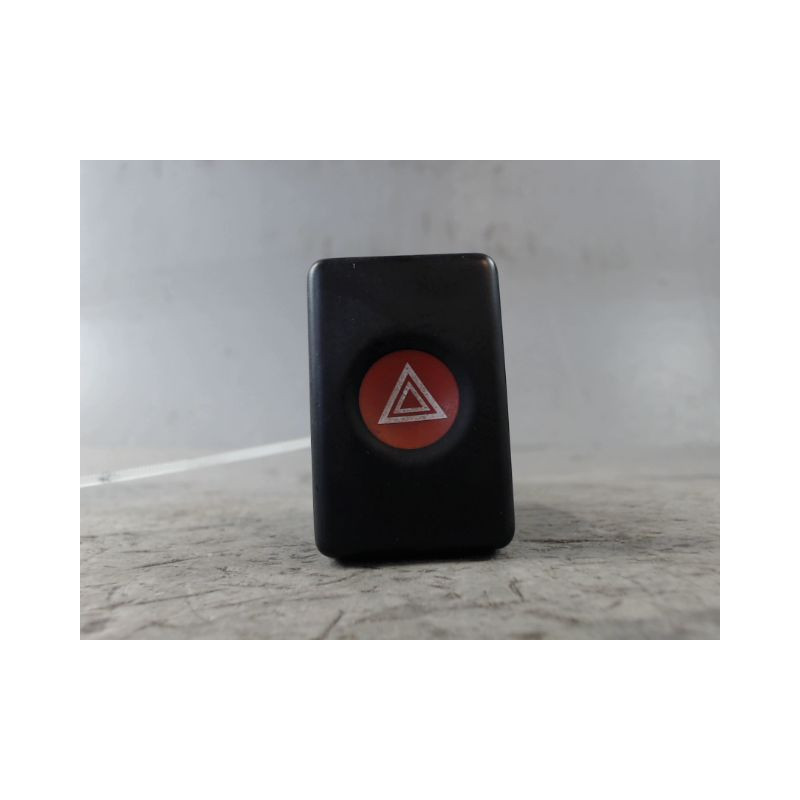 BOUTON DE WARNING DACIA LOGAN