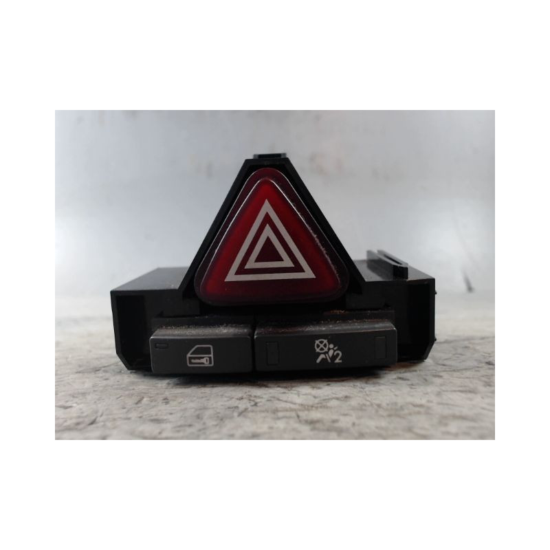 BOUTON DE WARNING OPEL CORSA