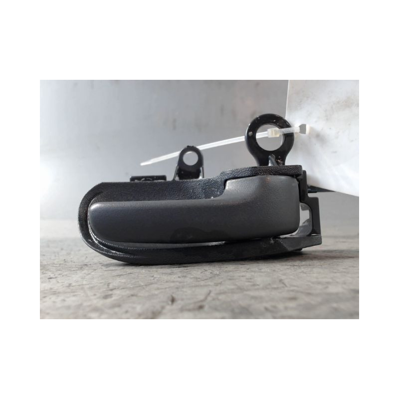 POIGNEE INTERIEURE PORTE AVANT DROIT TOYOTA YARIS -2003