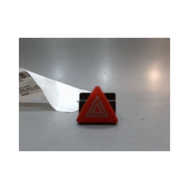 BOUTON DE WARNING AUDI A3