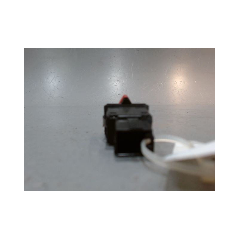 BOUTON DE WARNING AUDI A3