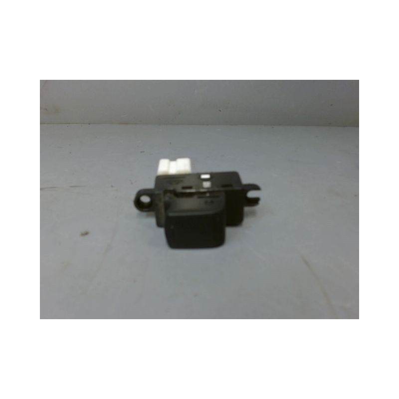 COMMANDE LEVE-GLACE PORTE AVD NISSAN MICRA
