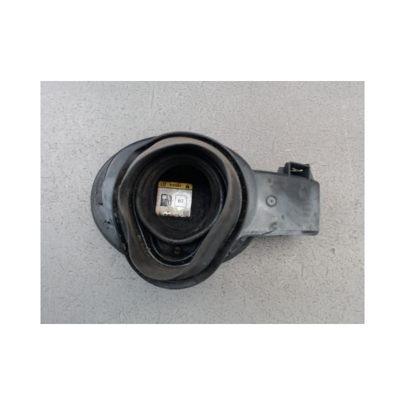 VOLET DE TRAPPE CARBURANT FORD FIESTA