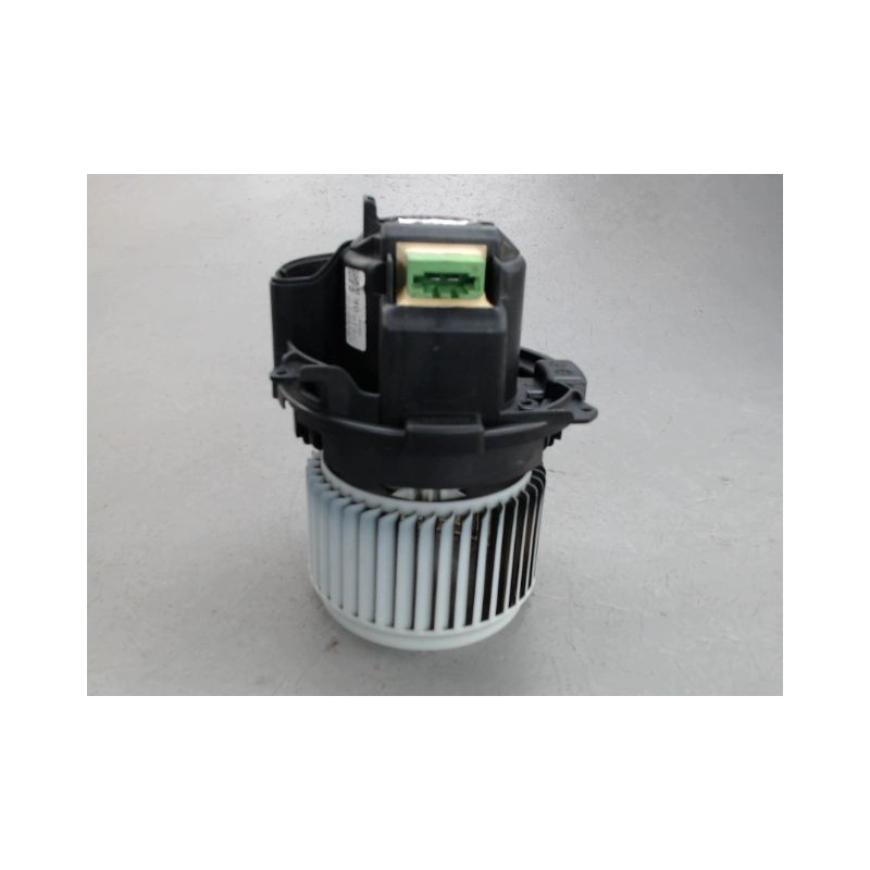 MOTEUR VENTILATEUR CHAUFFAGE DACIA SANDERO