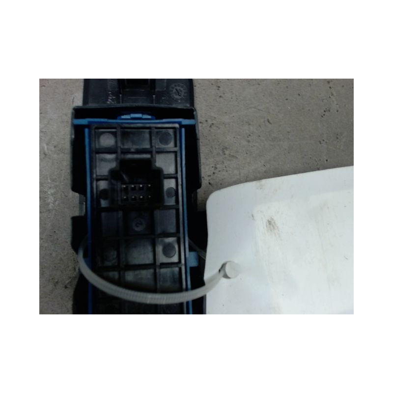COMMANDE LEVE-GLACE PORTE ARG TOYOTA VERSO