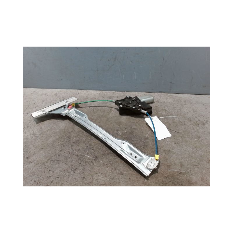 MECANISME+MOTEUR LEVE-GLACE AVANT DROIT OPEL CORSA 2010-