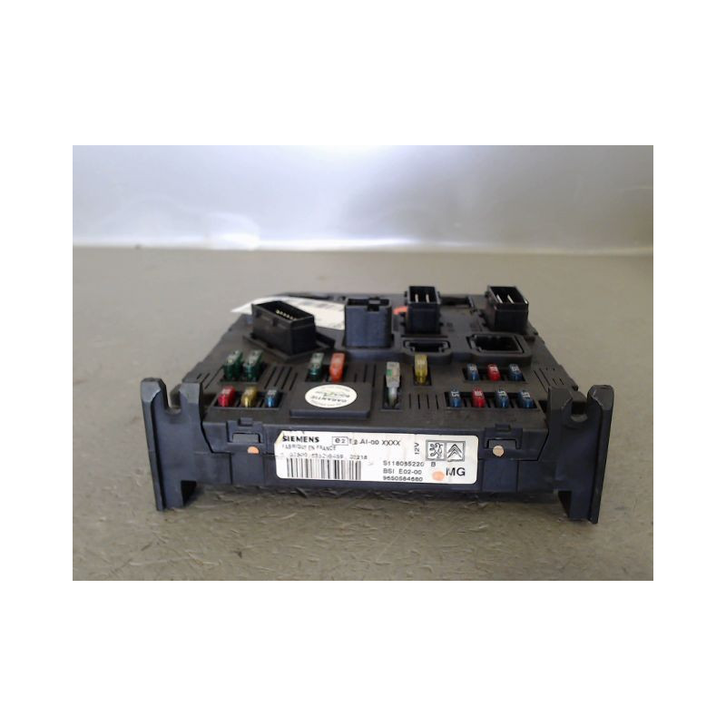 BOITIER GESTION HABITACLE PEUGEOT 206