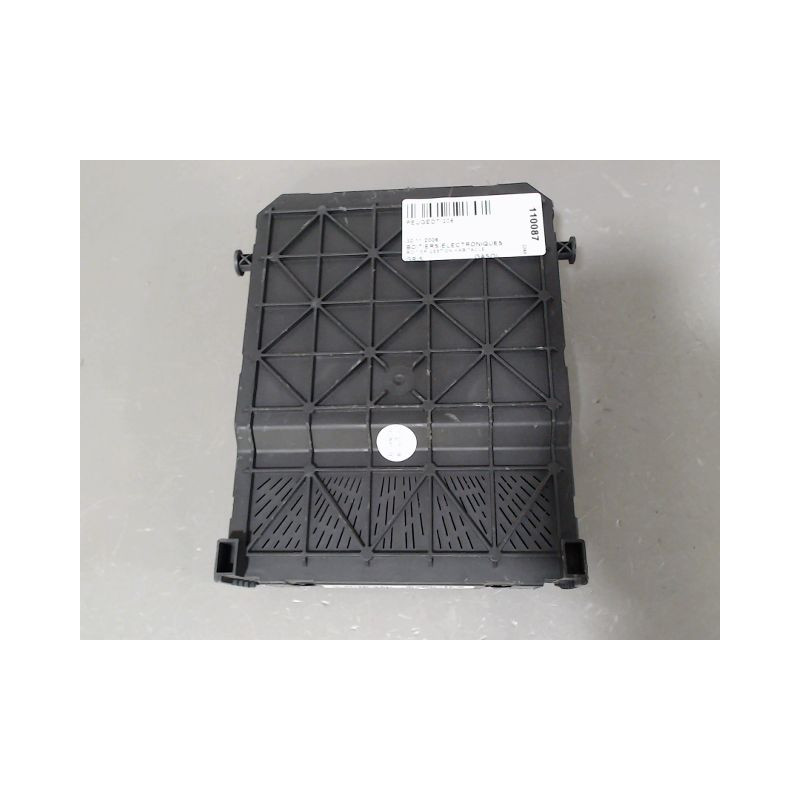 BOITIER GESTION HABITACLE PEUGEOT 206