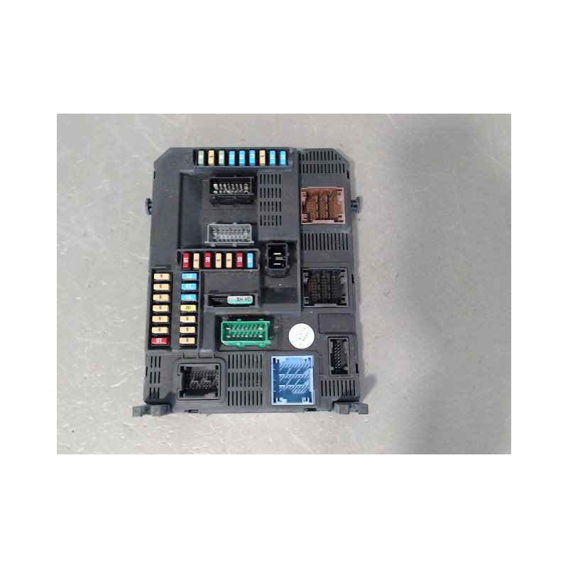 BOITIER GESTION HABITACLE PEUGEOT 208