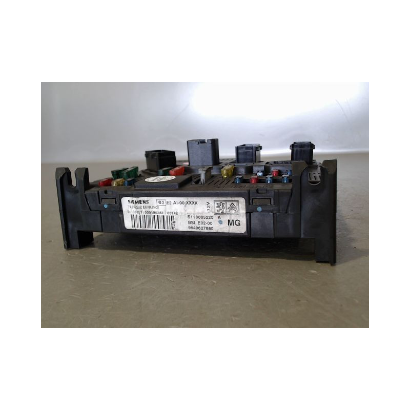 BOITIER GESTION HABITACLE PEUGEOT 206